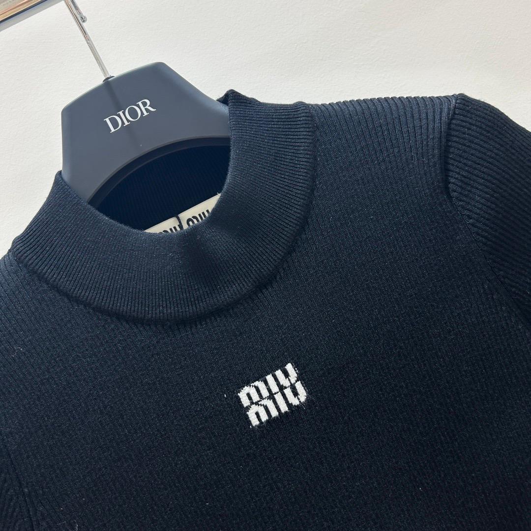 Short-Sleeve Knit Top