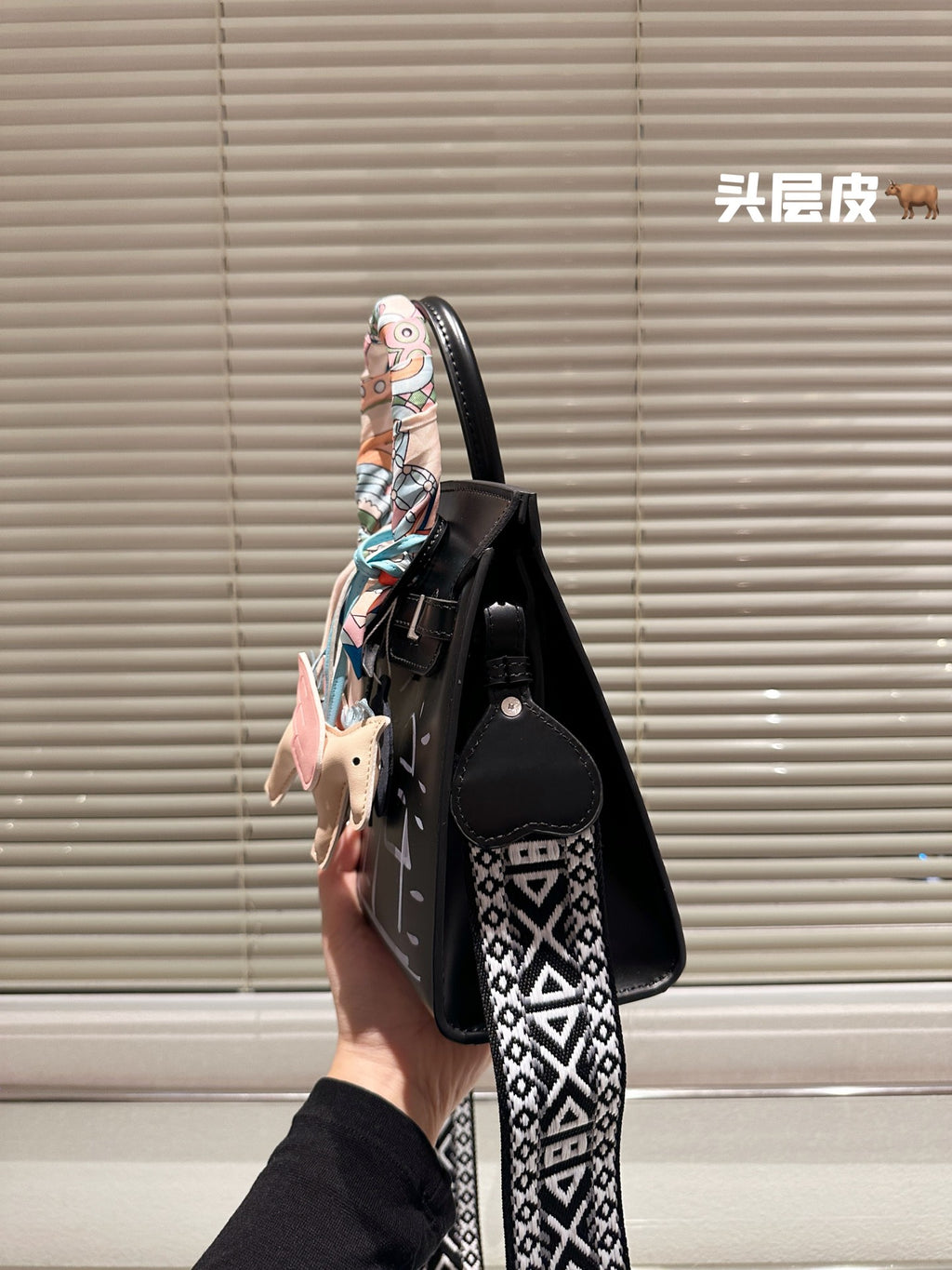 25 Litchi Leather – Premium Edition