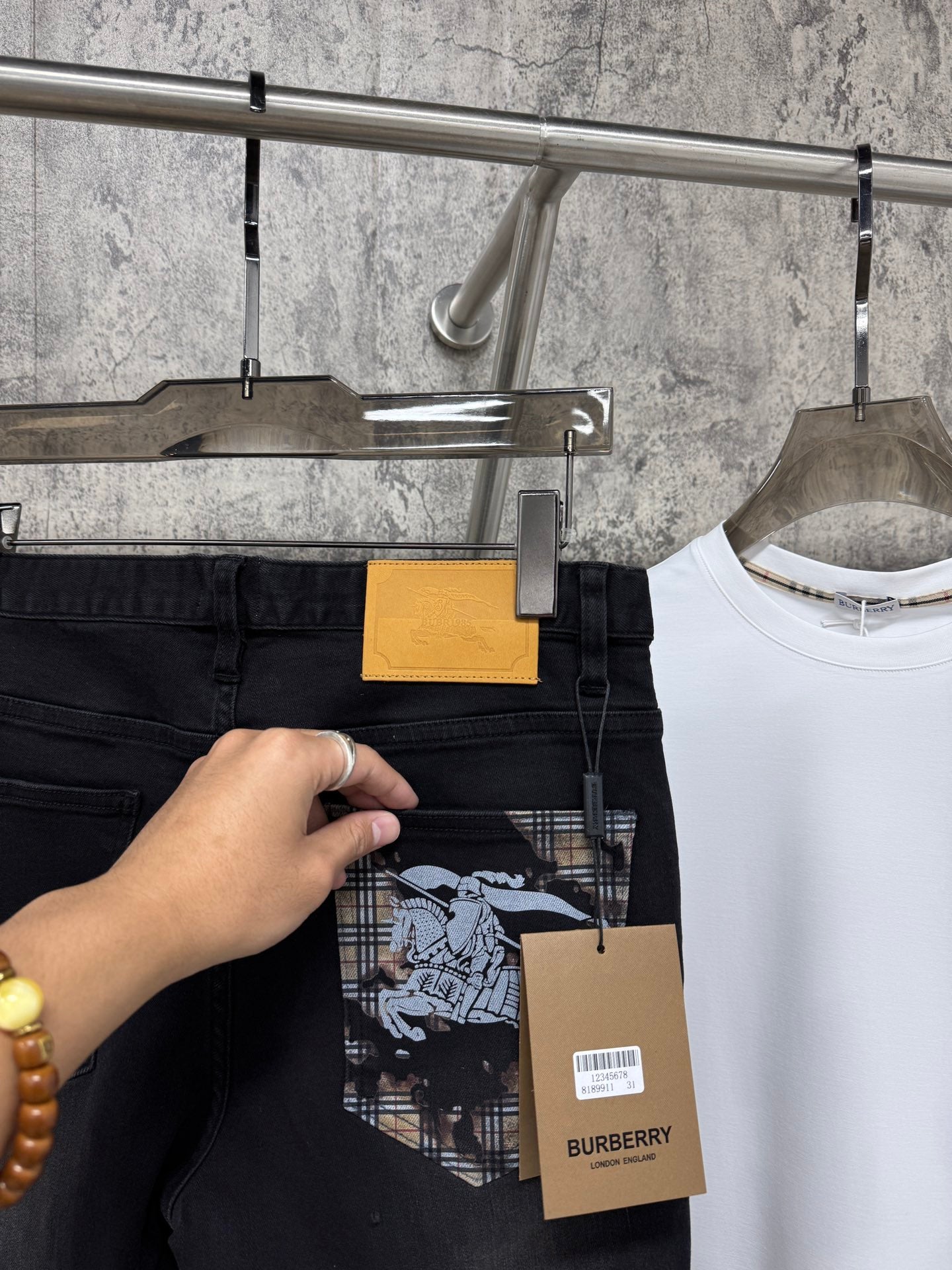 Men’s Slim-Fit Stretch Jeans