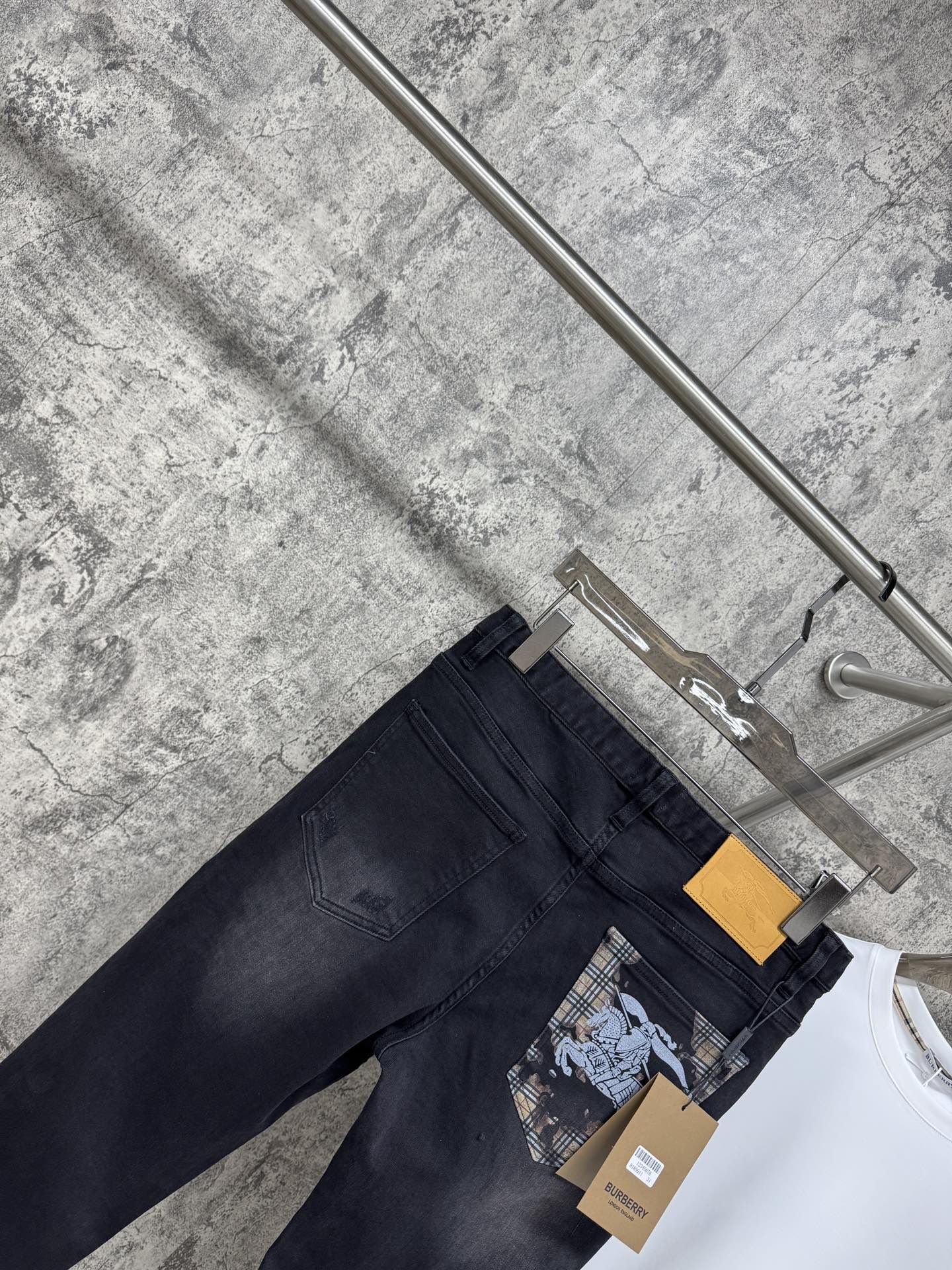 Men’s Slim-Fit Stretch Jeans