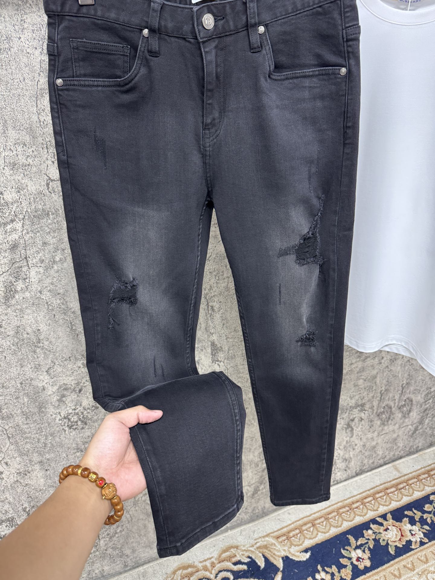 Men’s Slim-Fit Stretch Jeans