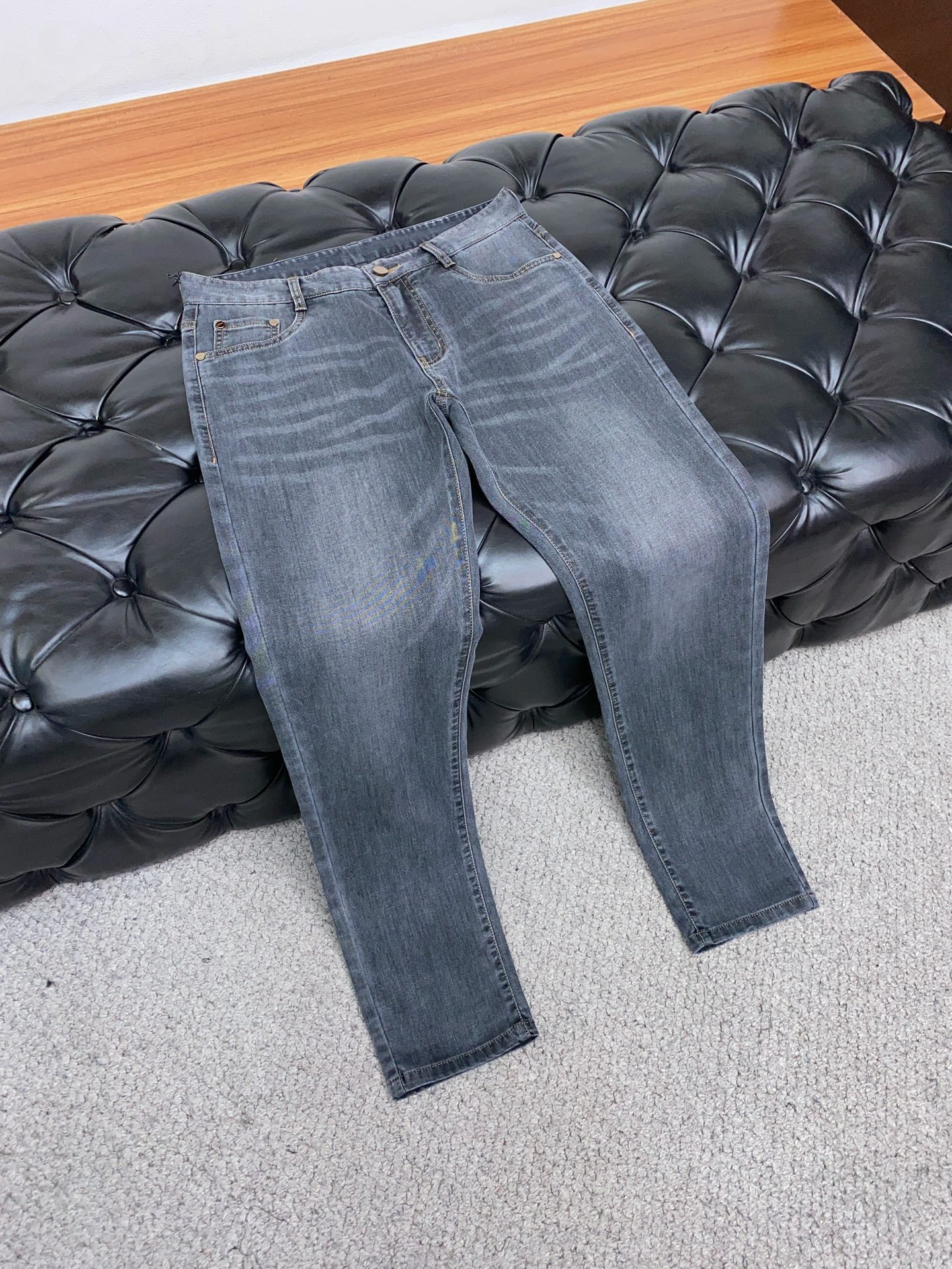 Men’s Slim Straight-Leg Stretch Denim Jeans