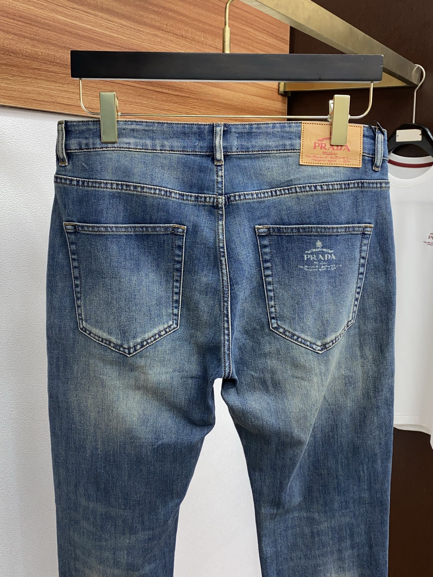 Men’s Straight-Leg Stretch Denim Jeans