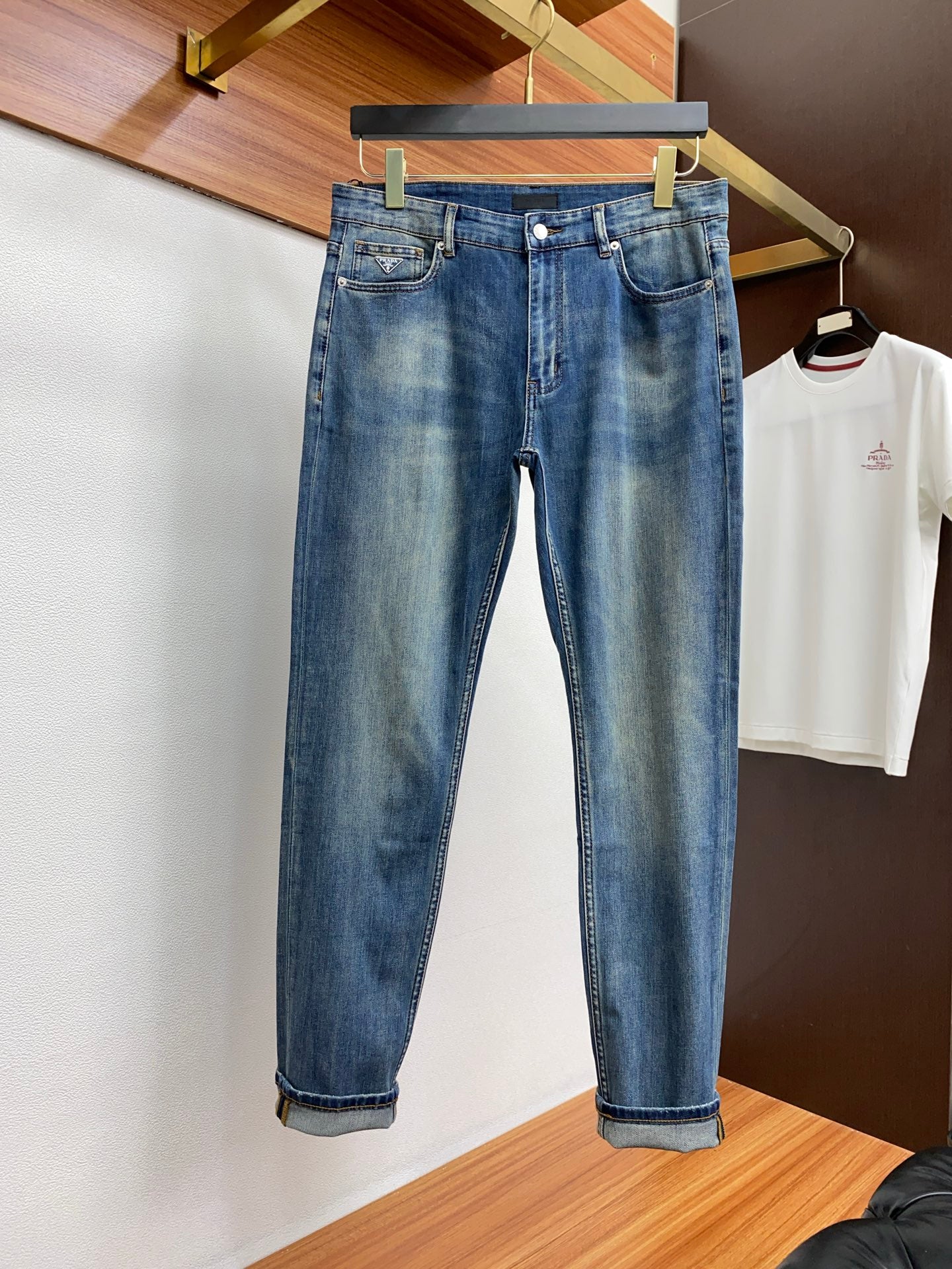 Men’s Straight-Leg Stretch Denim Jeans