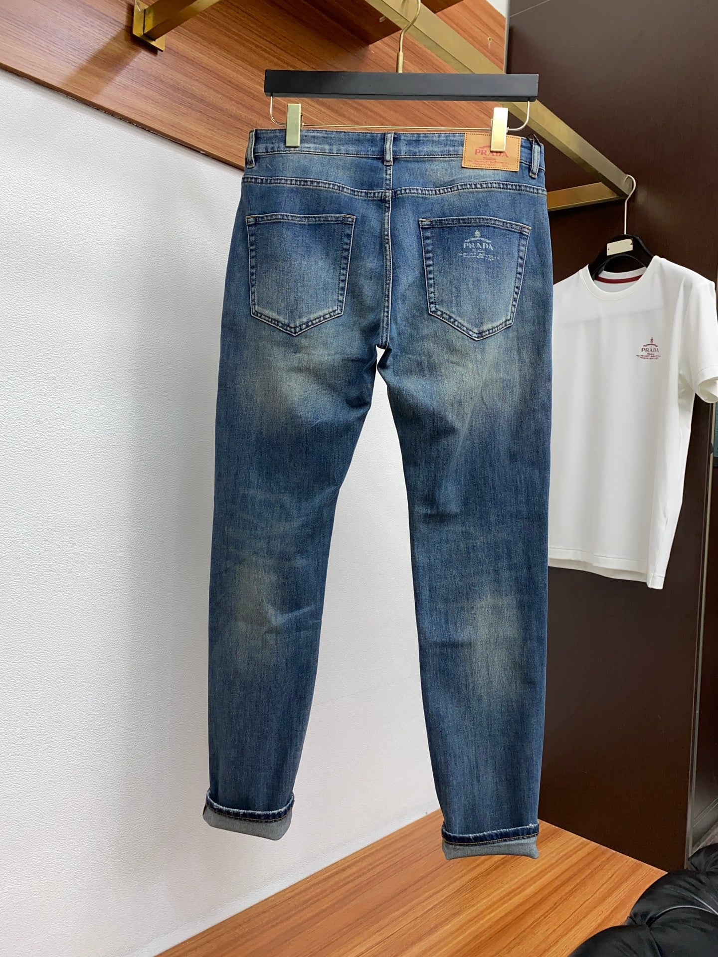 Men’s Straight-Leg Stretch Denim Jeans